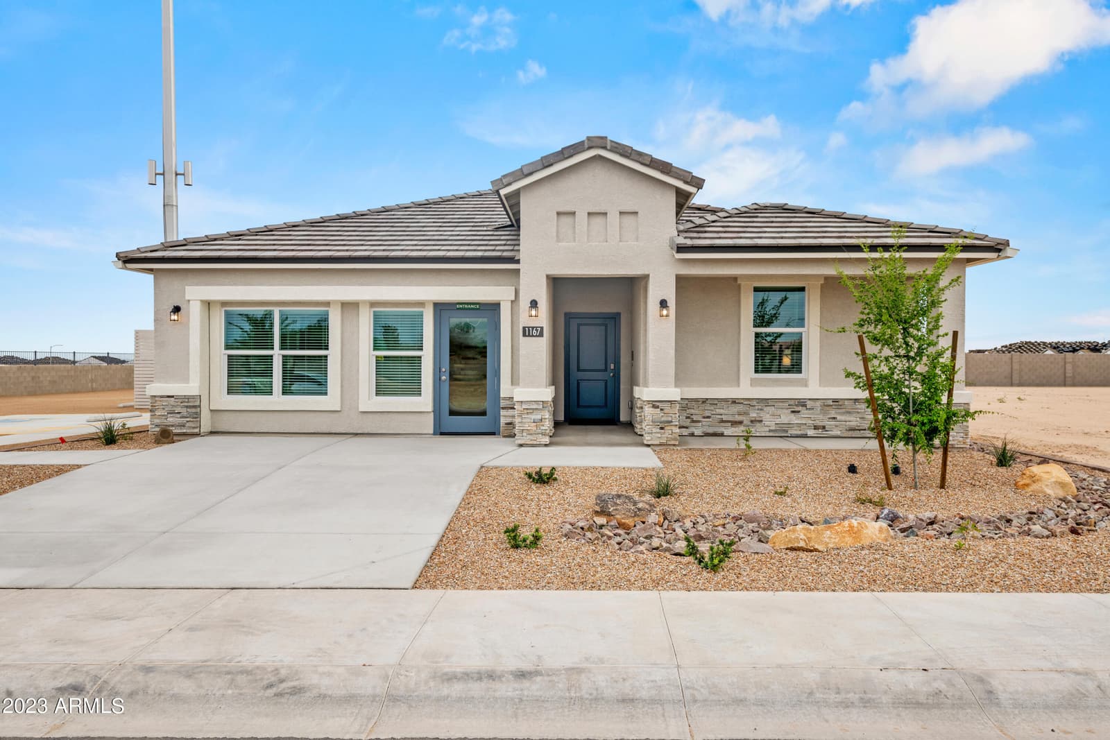 2918 W Stearn Avenue, Apache Junction, AZ 85120 — photo 2 of 41