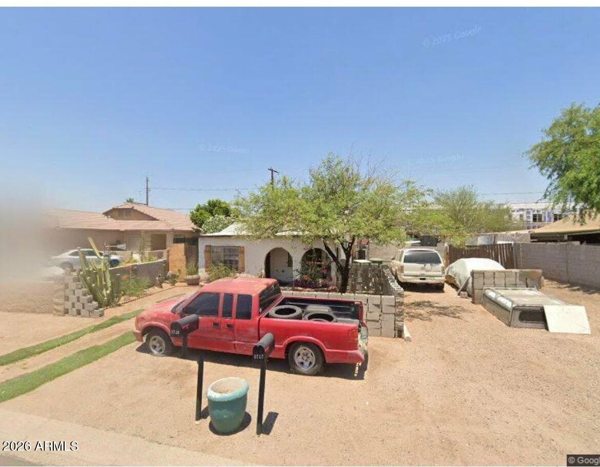1720 E Illini Street, Phoenix, AZ 85040 — photo 1 of 1