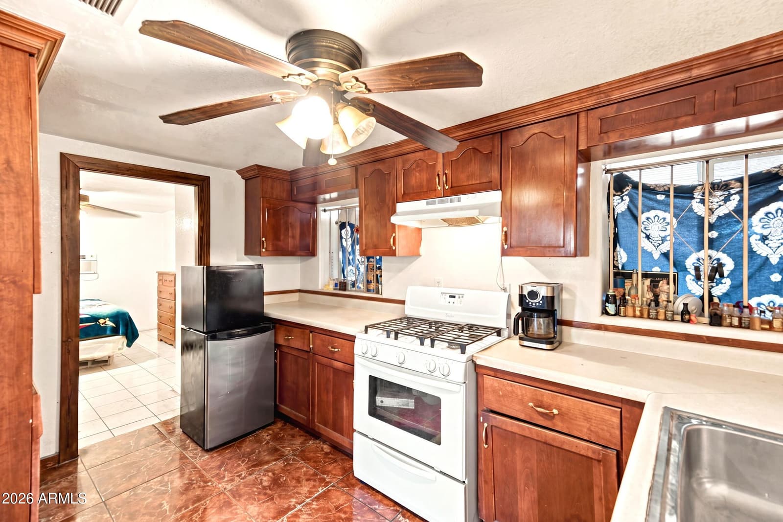 902 S 30th Drive, Phoenix, AZ 85009 — photo 11 of 18