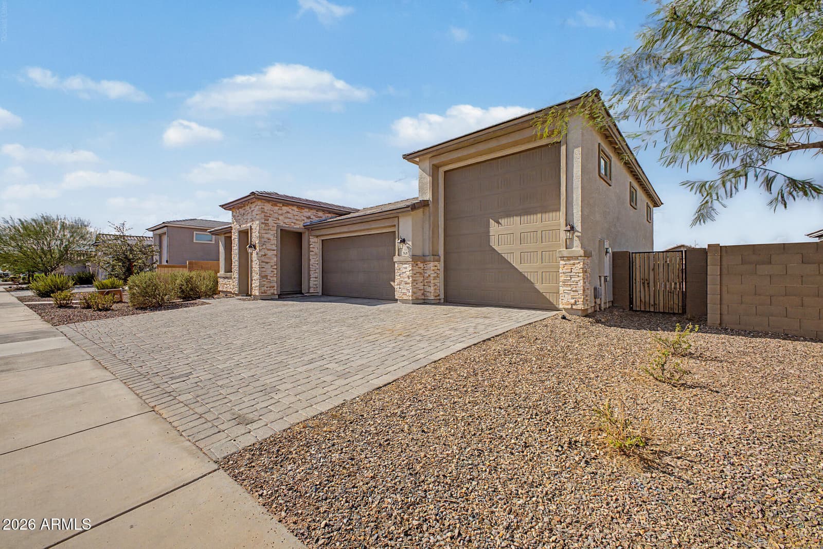 768 W Palo Verde Drive, Casa Grande, AZ 85122 — photo 3 of 38