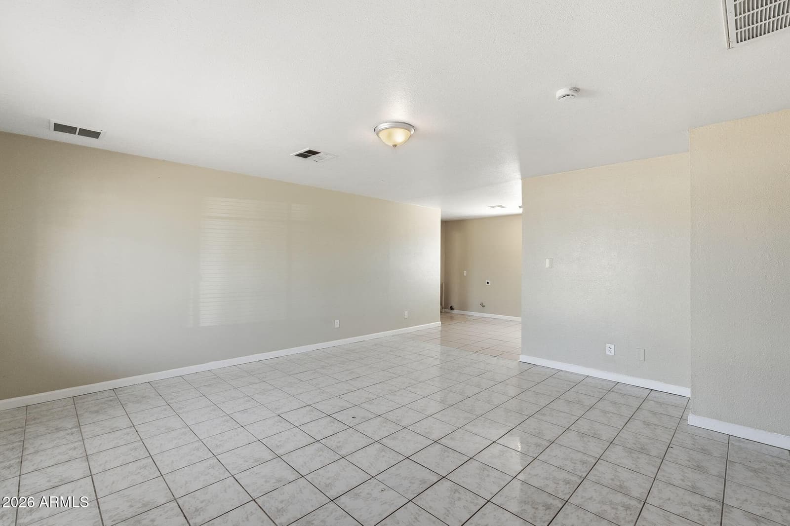 4601 N 50th Avenue, Phoenix, AZ 85031 — photo 8 of 32
