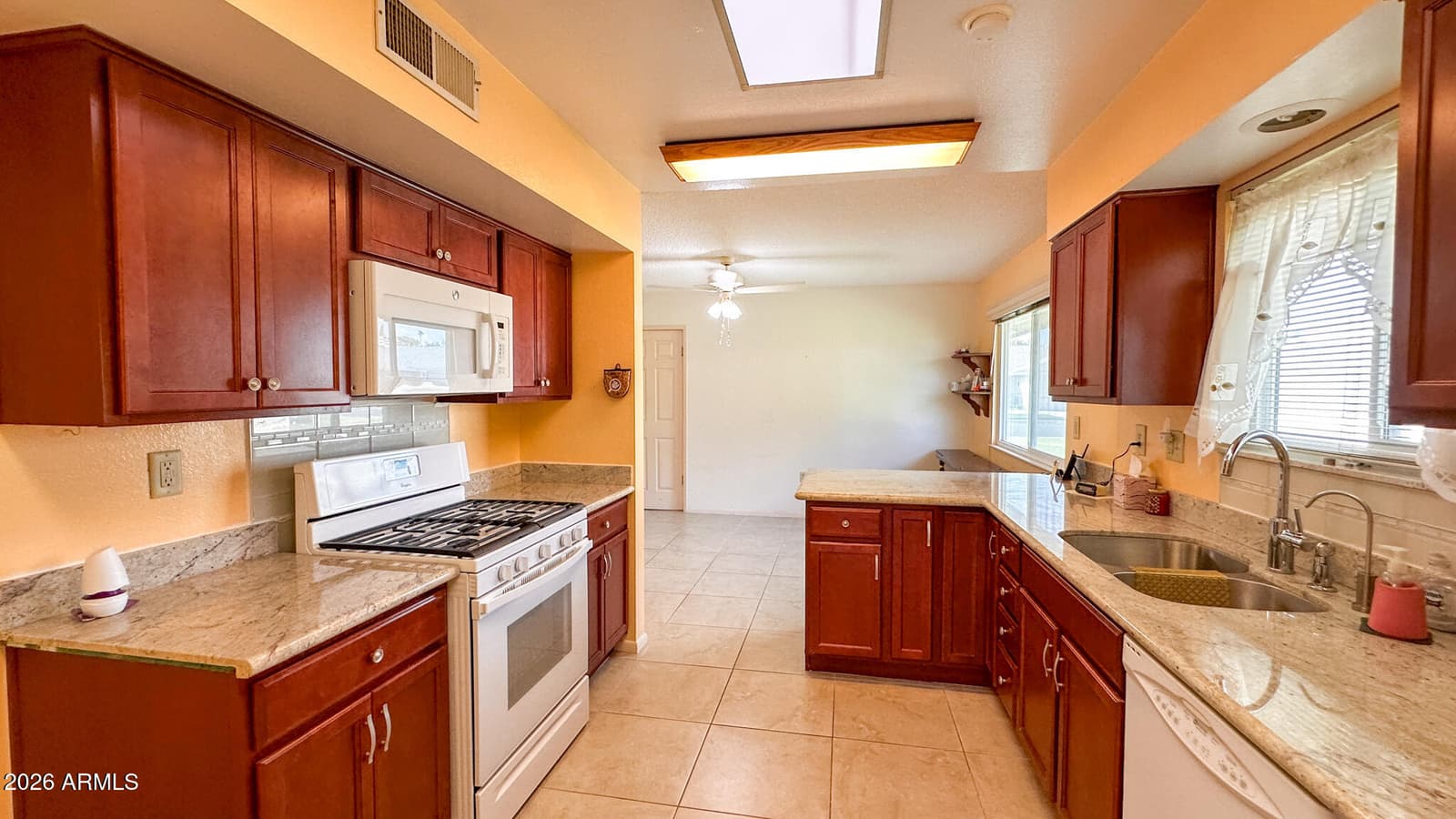 10413 W Prairie Hills Circle, Sun City, AZ 85351 — photo 6 of 18
