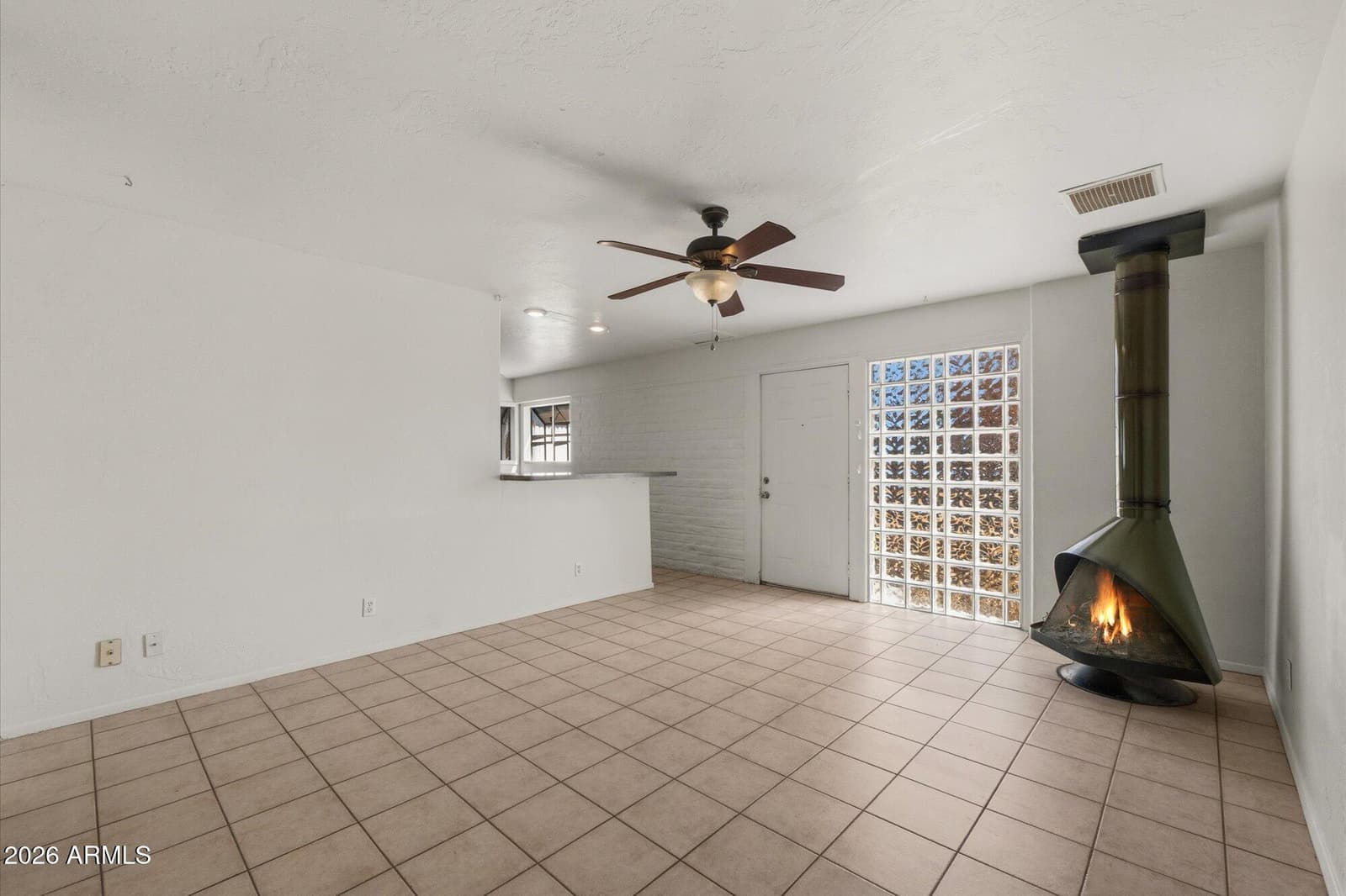 2925 W Mandalay Lane, Phoenix, AZ 85053 — photo 4 of 19