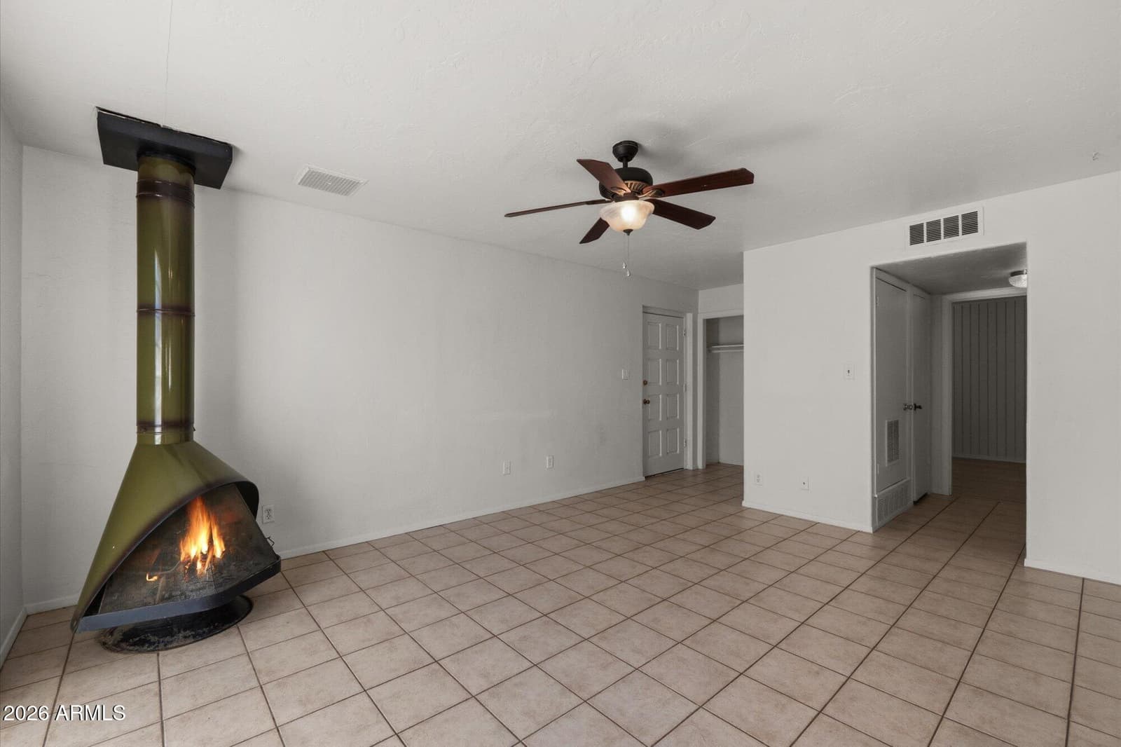 2925 W Mandalay Lane, Phoenix, AZ 85053 — photo 7 of 19