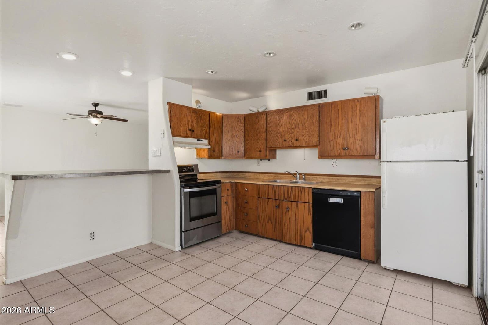 2925 W Mandalay Lane, Phoenix, AZ 85053 — photo 9 of 19
