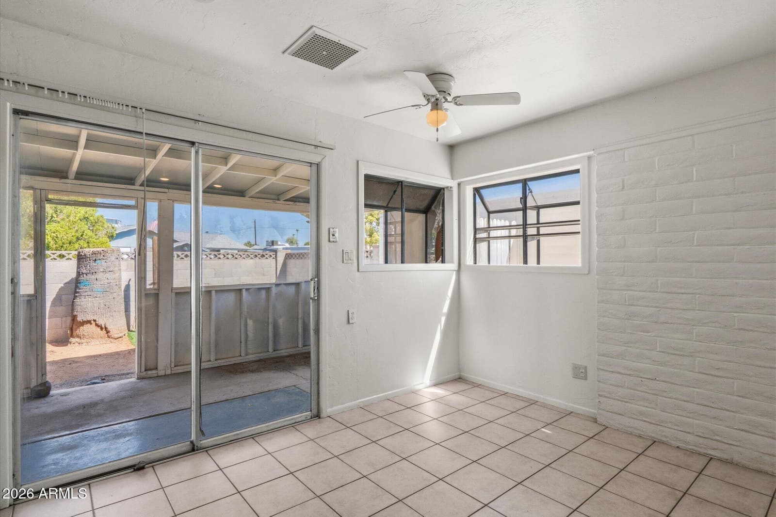 2925 W Mandalay Lane, Phoenix, AZ 85053 — photo 11 of 19