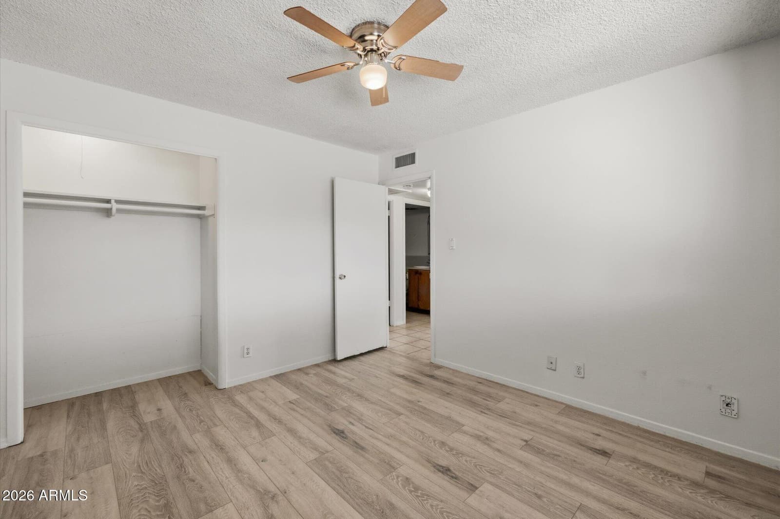 2925 W Mandalay Lane, Phoenix, AZ 85053 — photo 3 of 19