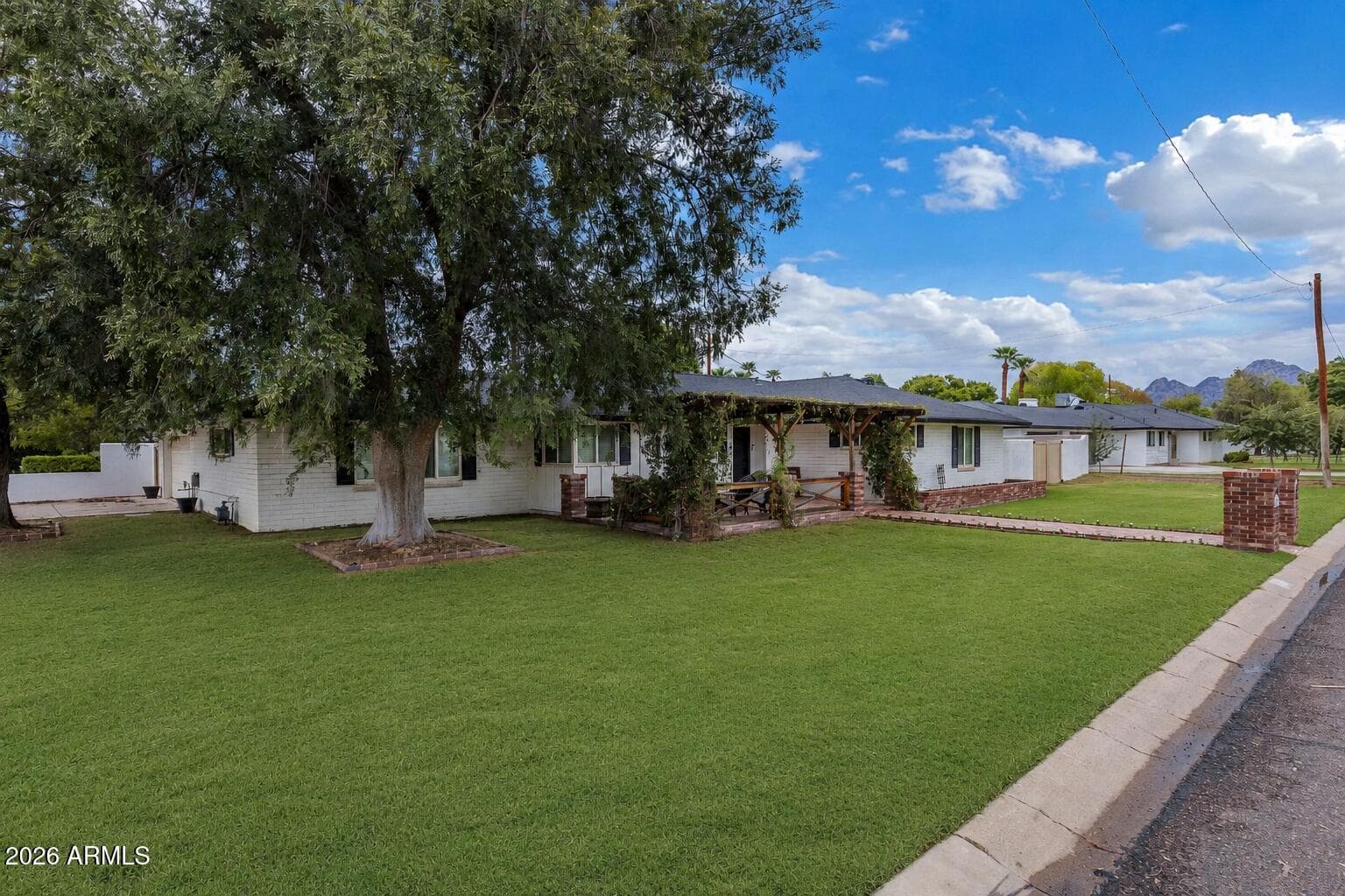 128 E Myrtle Avenue, Phoenix, AZ 85020 — photo 3 of 46