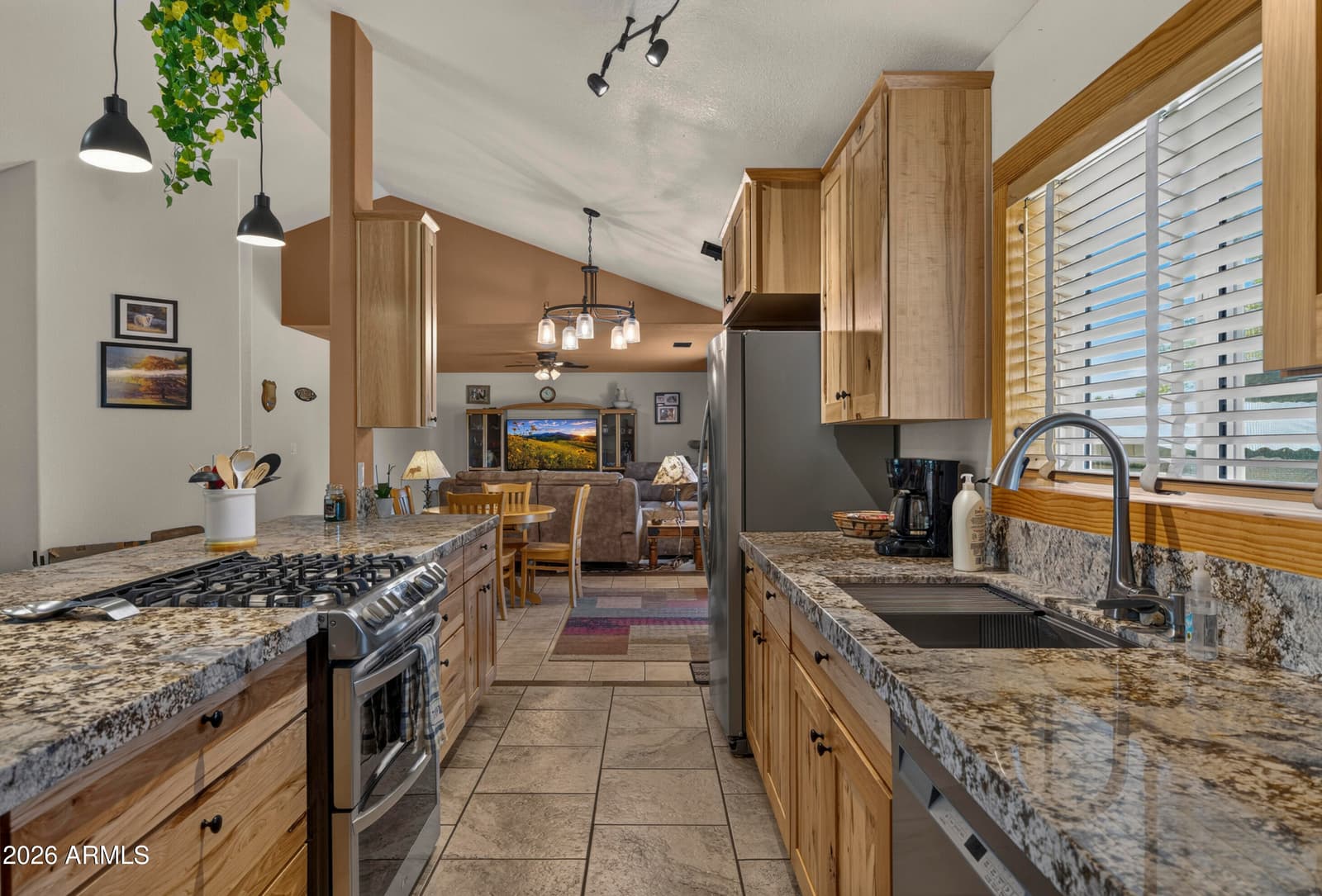 9907 Heritage Drive, Flagstaff, AZ 86004 — photo 5 of 36