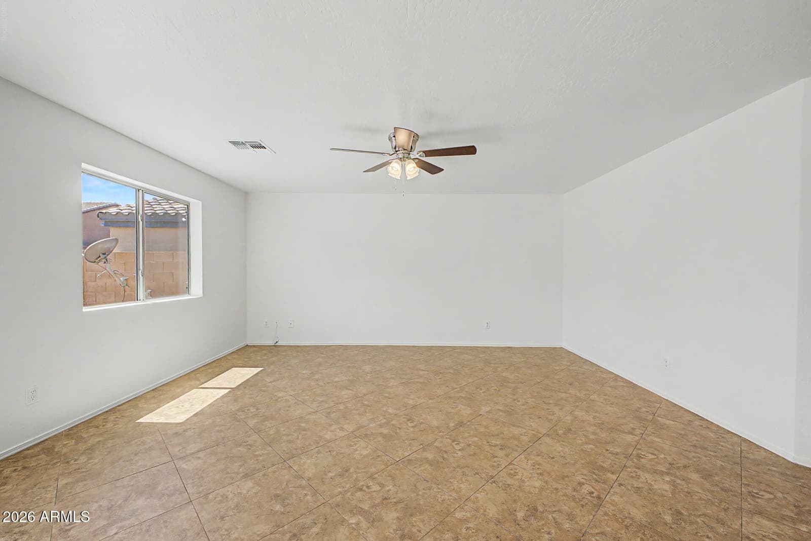 2297 W Silver Creek Lane, San Tan Valley, AZ 85144 — photo 10 of 40