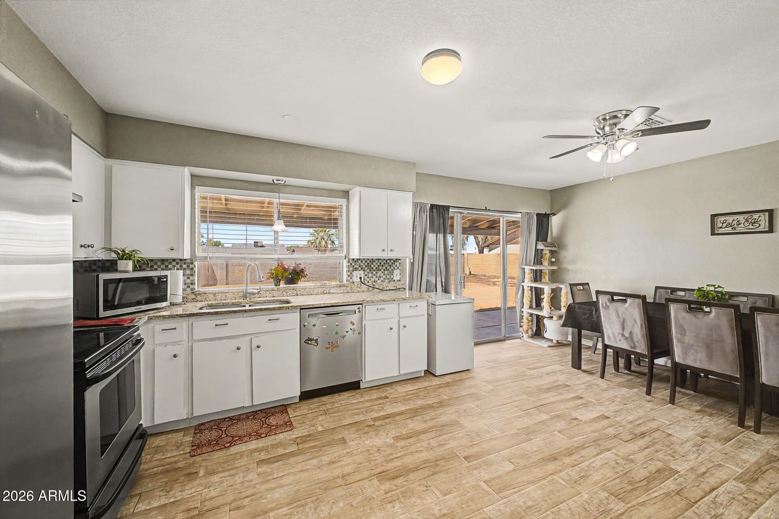 4218 N 82nd Drive, Phoenix, AZ 85033 — photo 11 of 36