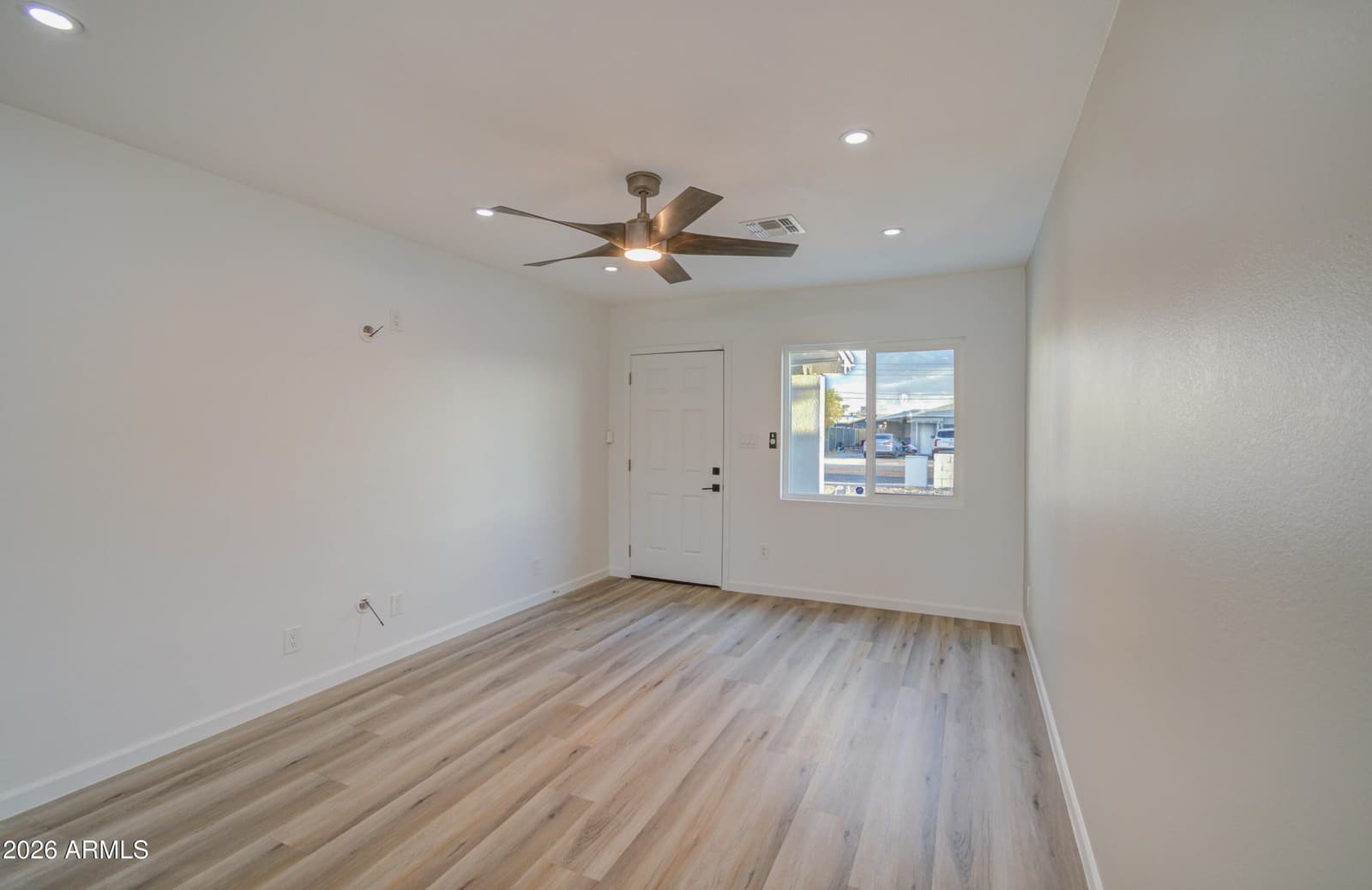 2030 W Monte Vista Road, Phoenix, AZ 85009 — photo 8 of 43
