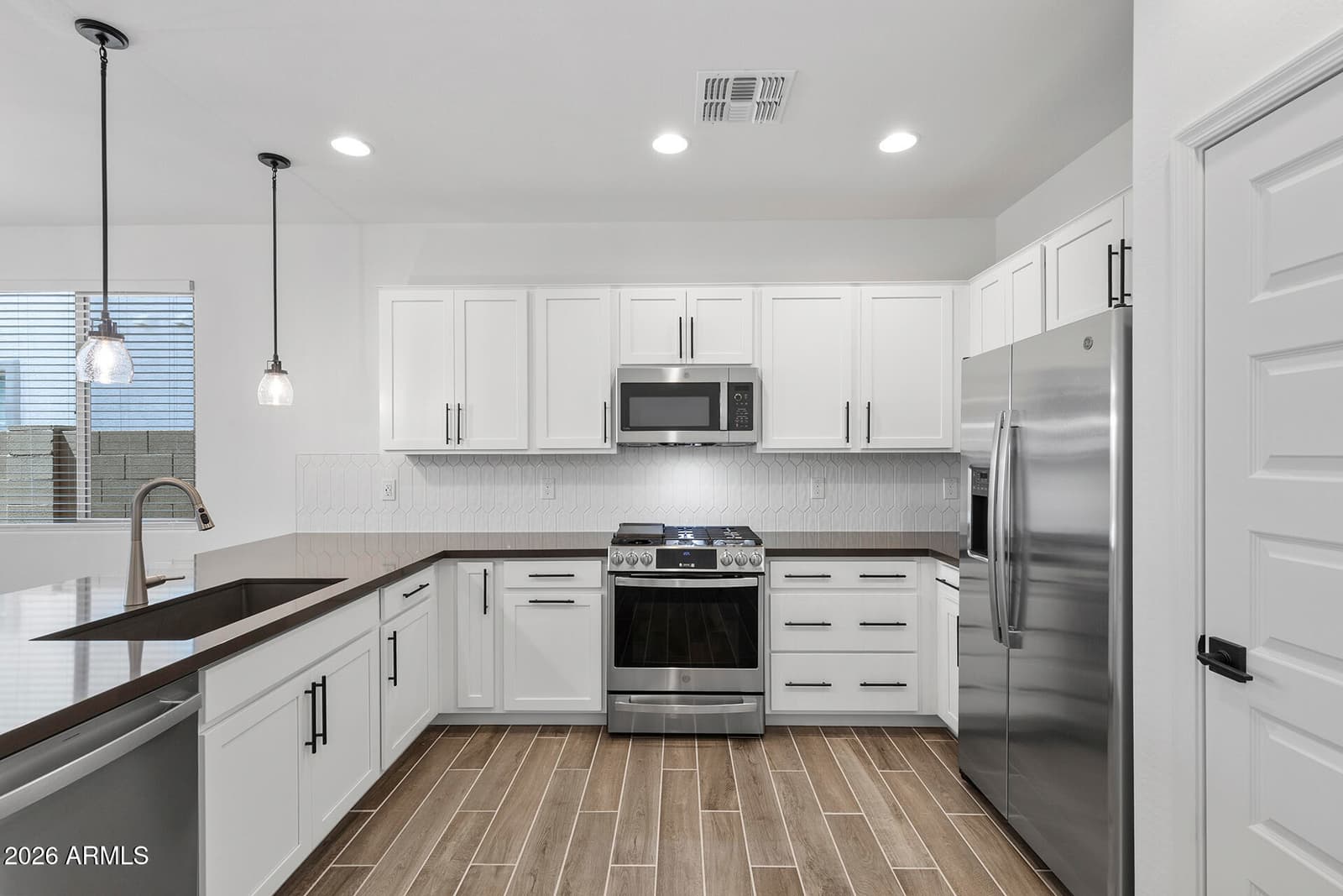 8827 W Pasadena Avenue, Glendale, AZ 85305 — photo 1 of 30