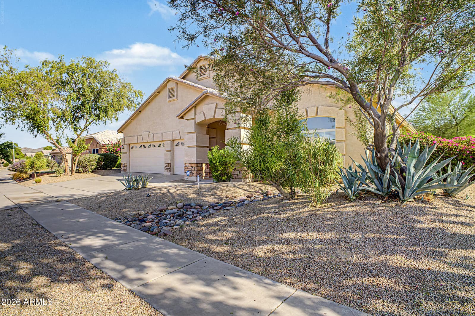 907 E Gary Lane, Phoenix, AZ 85042 — photo 36 of 46