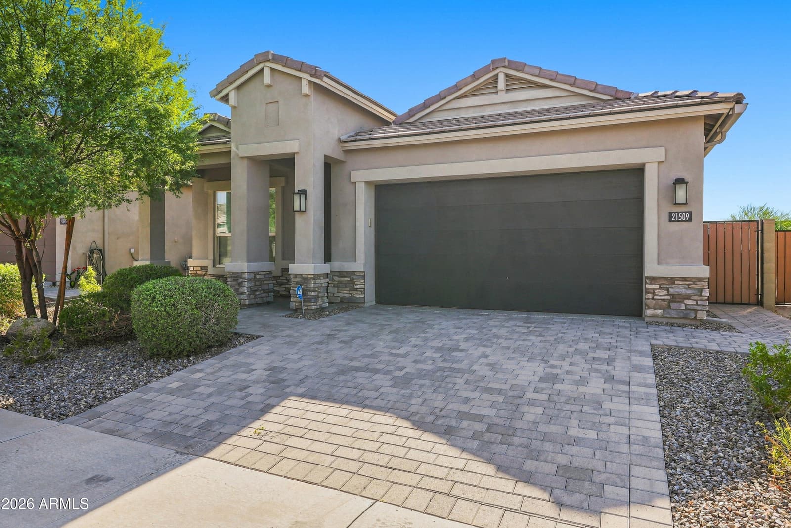 21509 N 59th Street, Phoenix, AZ 85054 — photo 1 of 51
