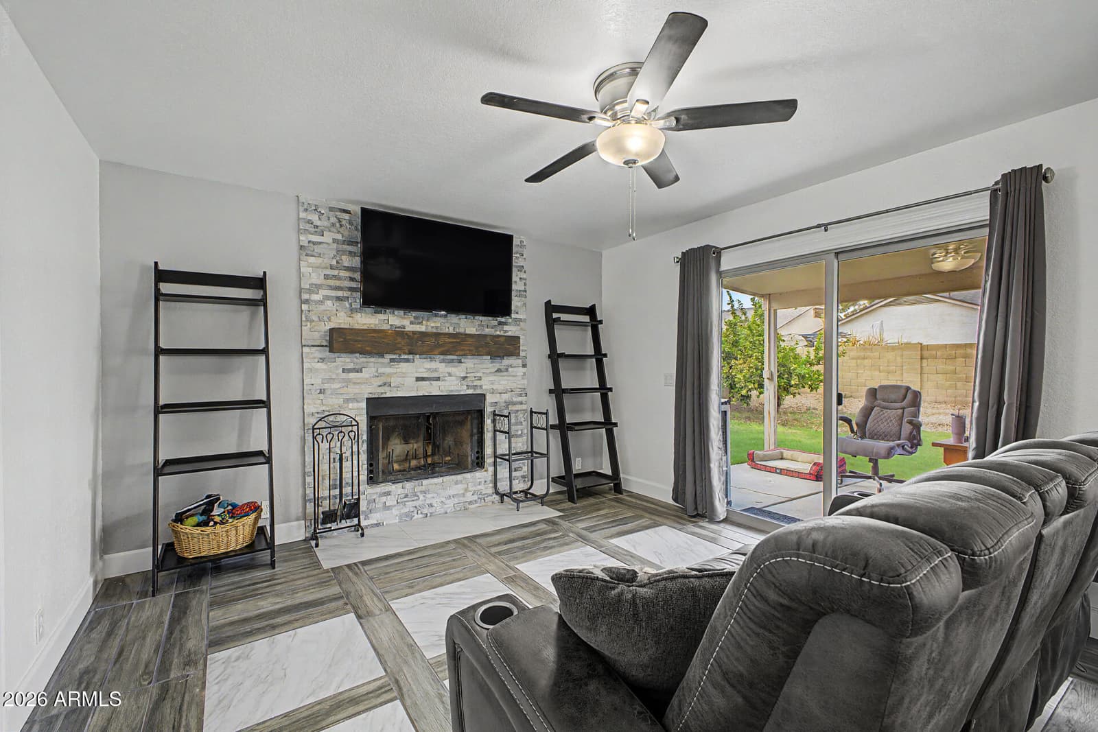 3926 W Mariposa Grande Lane, Glendale, AZ 85310 — photo 3 of 40