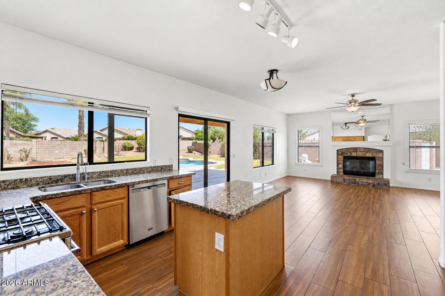 19220 N 39th Place, Phoenix, AZ 85050 — photo 23 of 62