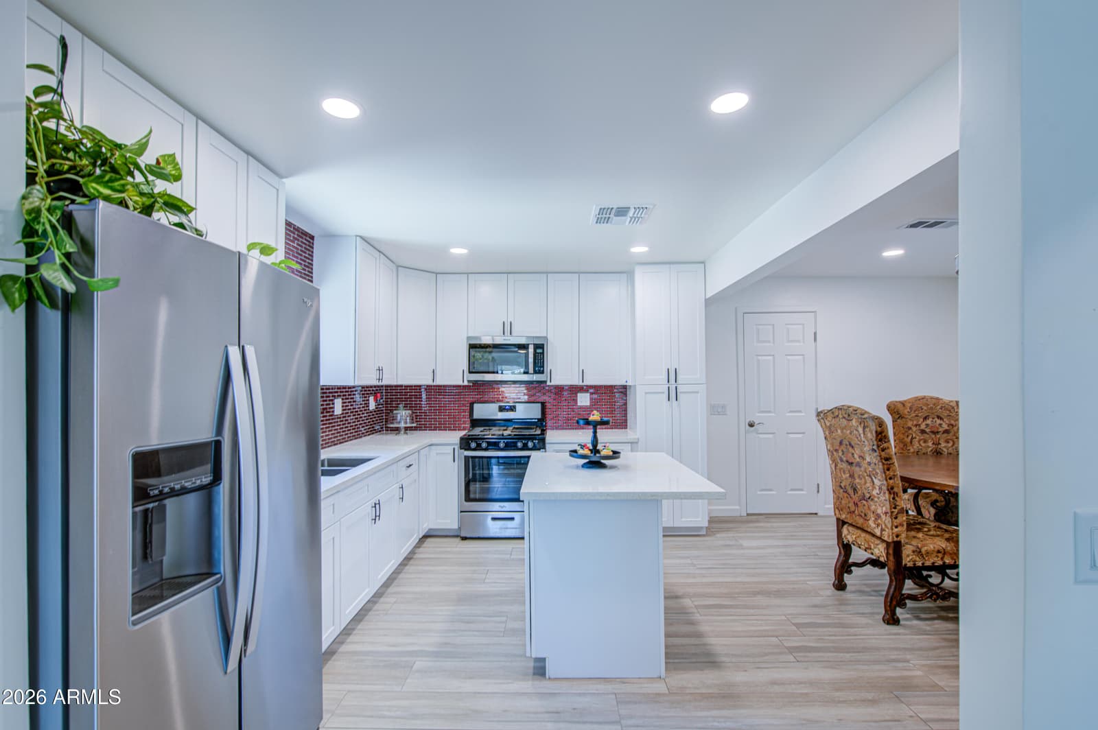 547 W Mahoney Avenue, Mesa, AZ 85210 — photo 8 of 44