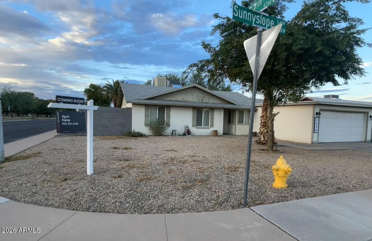 5650 W Sunnyslope Lane, Glendale, AZ 85302 — photo 3 of 28