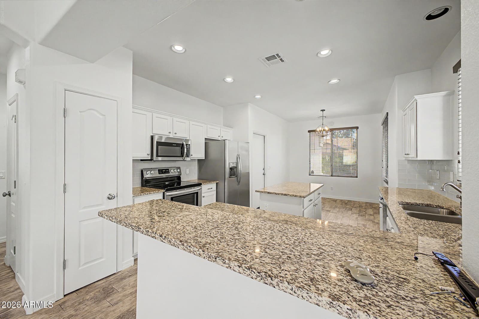 1532 E Shannon Street, Chandler, AZ 85225 — photo 10 of 28