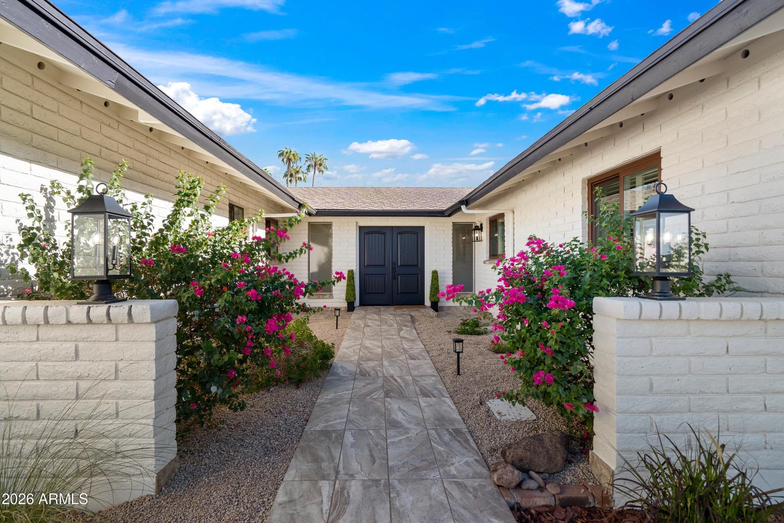 709 E Royal Palm Road, Phoenix, AZ 85020 — photo 9 of 41