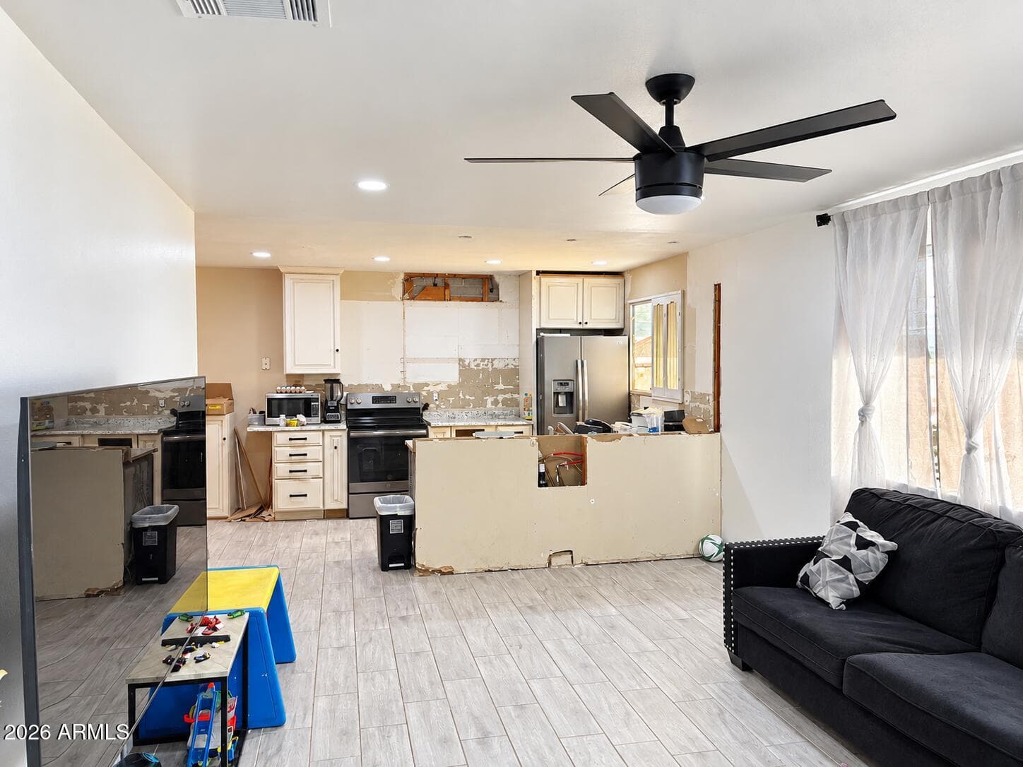1557 N Fern Circle, Mesa, AZ 85201 — photo 4 of 7