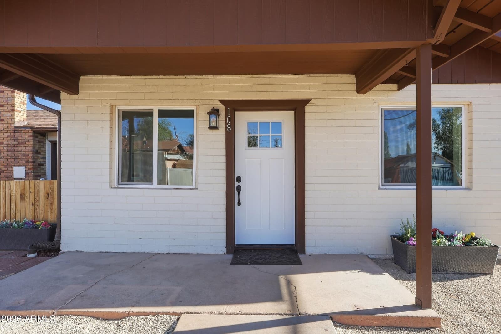 108 E Oak Street, Winslow, AZ 86047 — photo 5 of 47