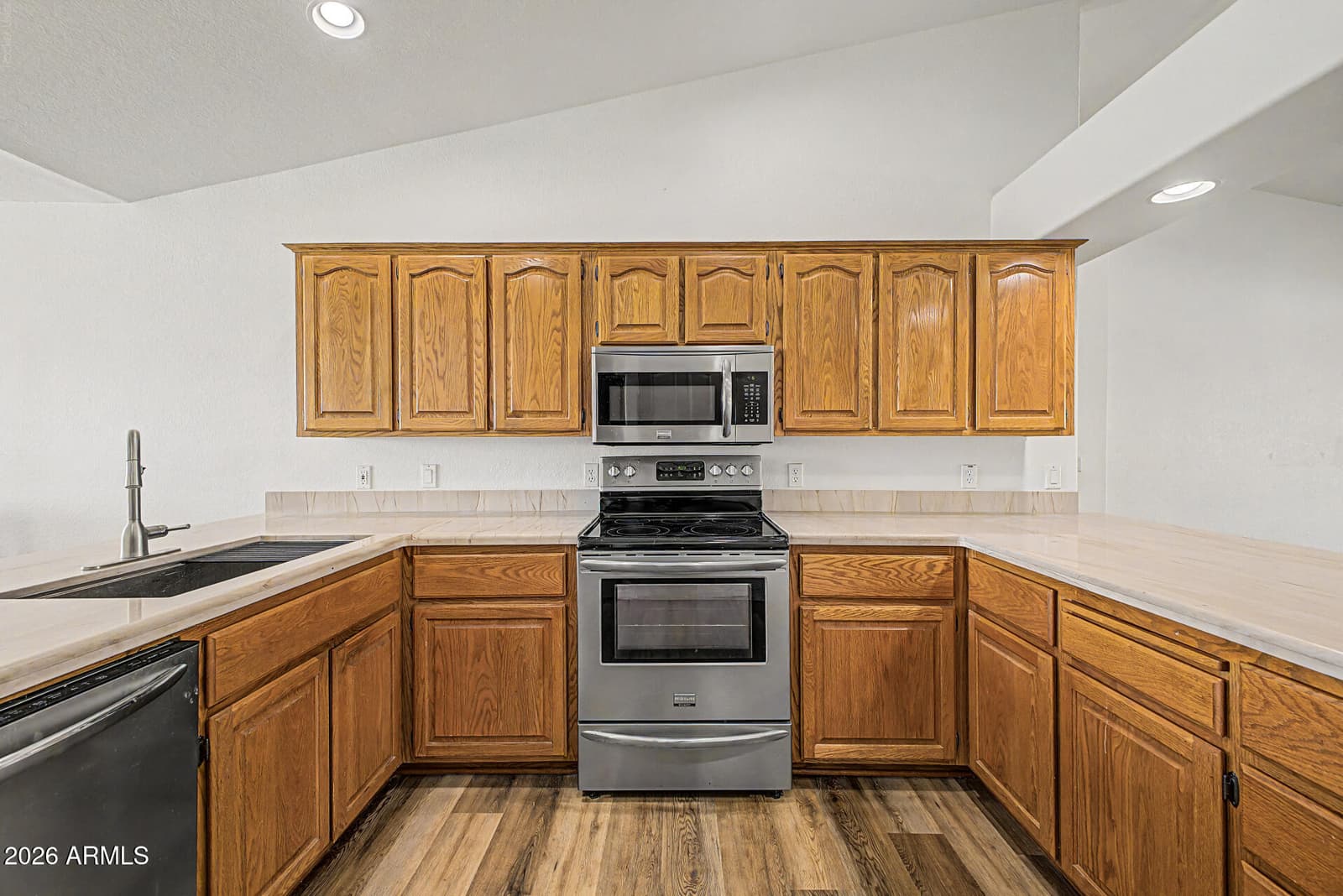 5674 E 3rd Avenue, Apache Junction, AZ 85119 — photo 14 of 41