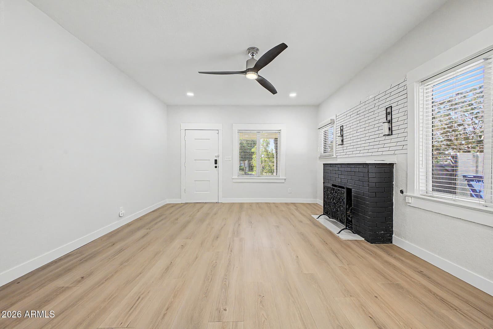 2037 N Mitchell Street, Phoenix, AZ 85006 — photo 8 of 51