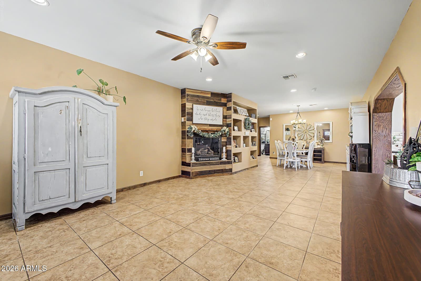 2402 W Roughrider Road, New River, AZ 85087 — photo 10 of 38