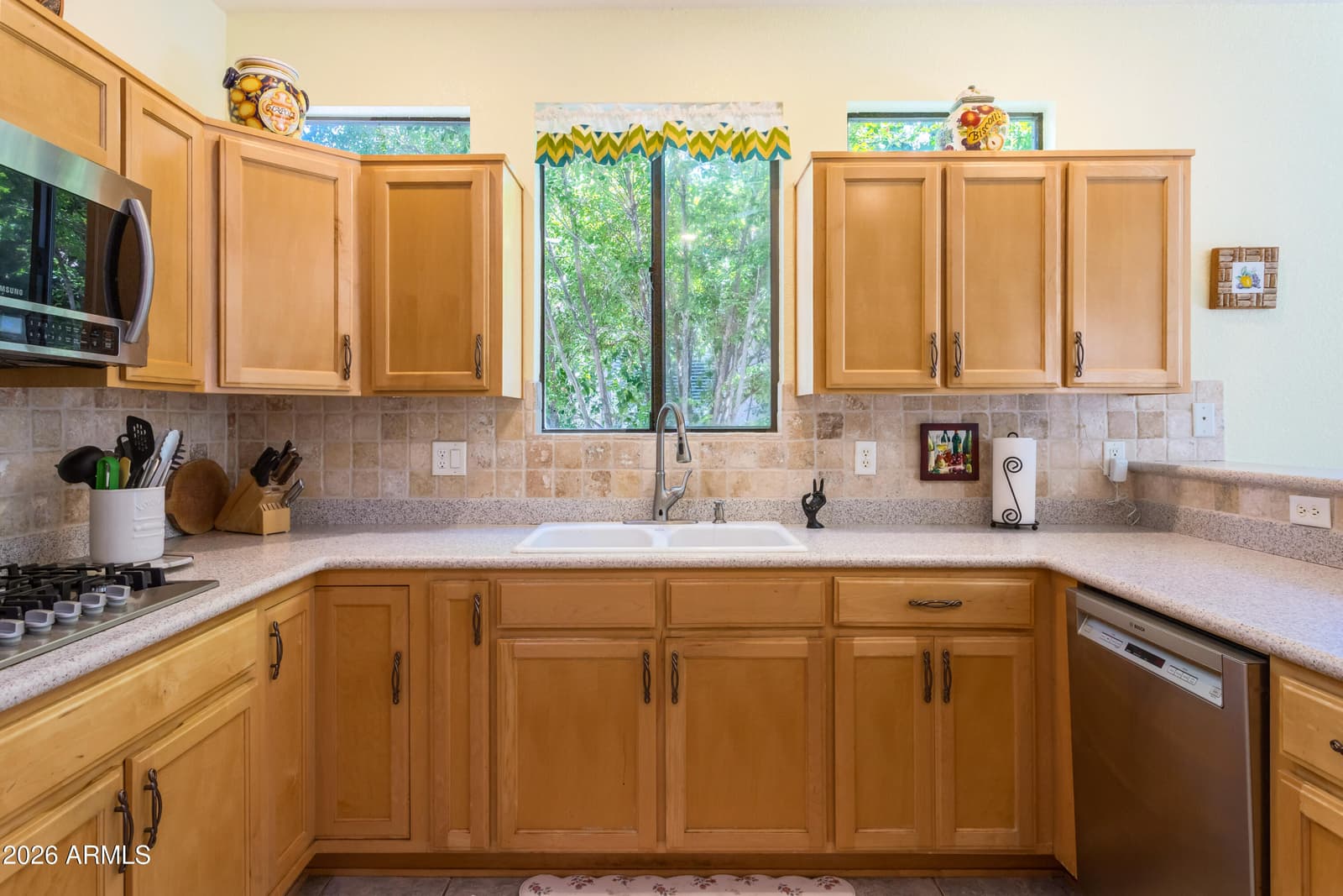 2974 Softwind Drive, Sierra Vista, AZ 85650 — photo 13 of 48