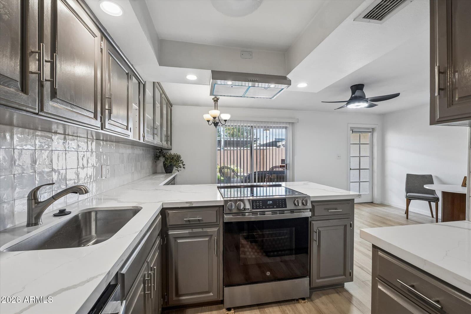 8135 N Central Avenue Avenue 4, Phoenix, AZ 85020 — photo 13 of 50