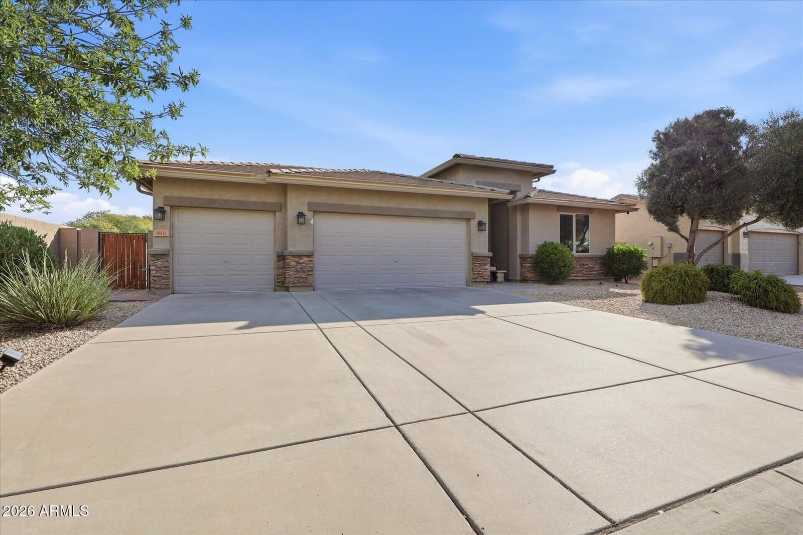 916 W Jersey Way, San Tan Valley, AZ 85143 — photo 1 of 63
