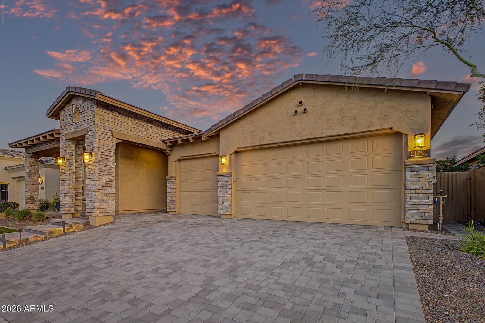 21251 W Hillcrest Boulevard, Buckeye, AZ 85396 — photo 6 of 73