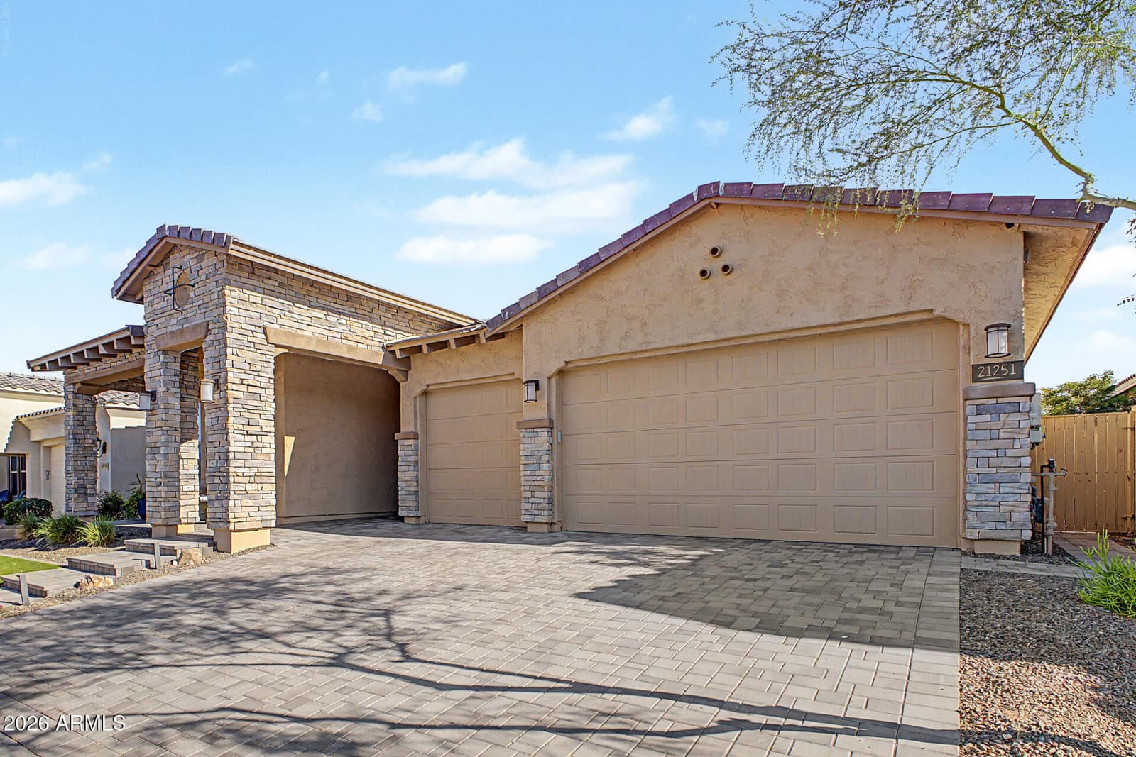 21251 W Hillcrest Boulevard, Buckeye, AZ 85396 — photo 12 of 73