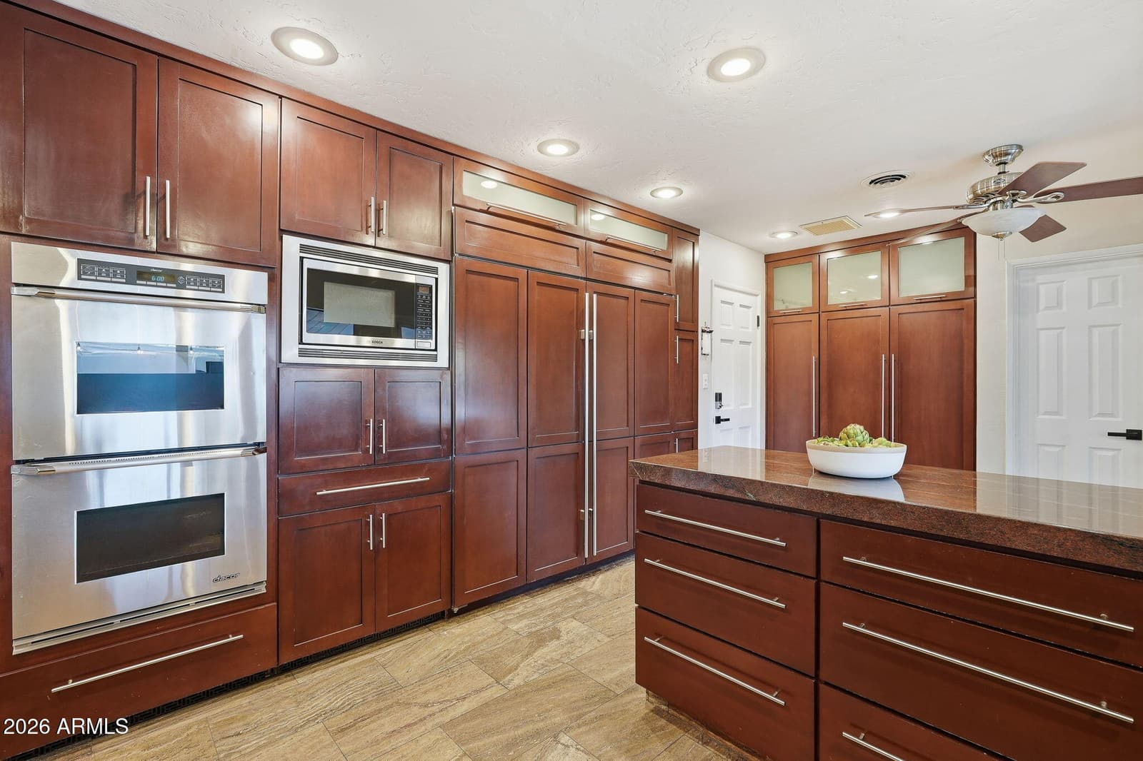 19 E Canterbury Court, Phoenix, AZ 85022 — photo 17 of 40