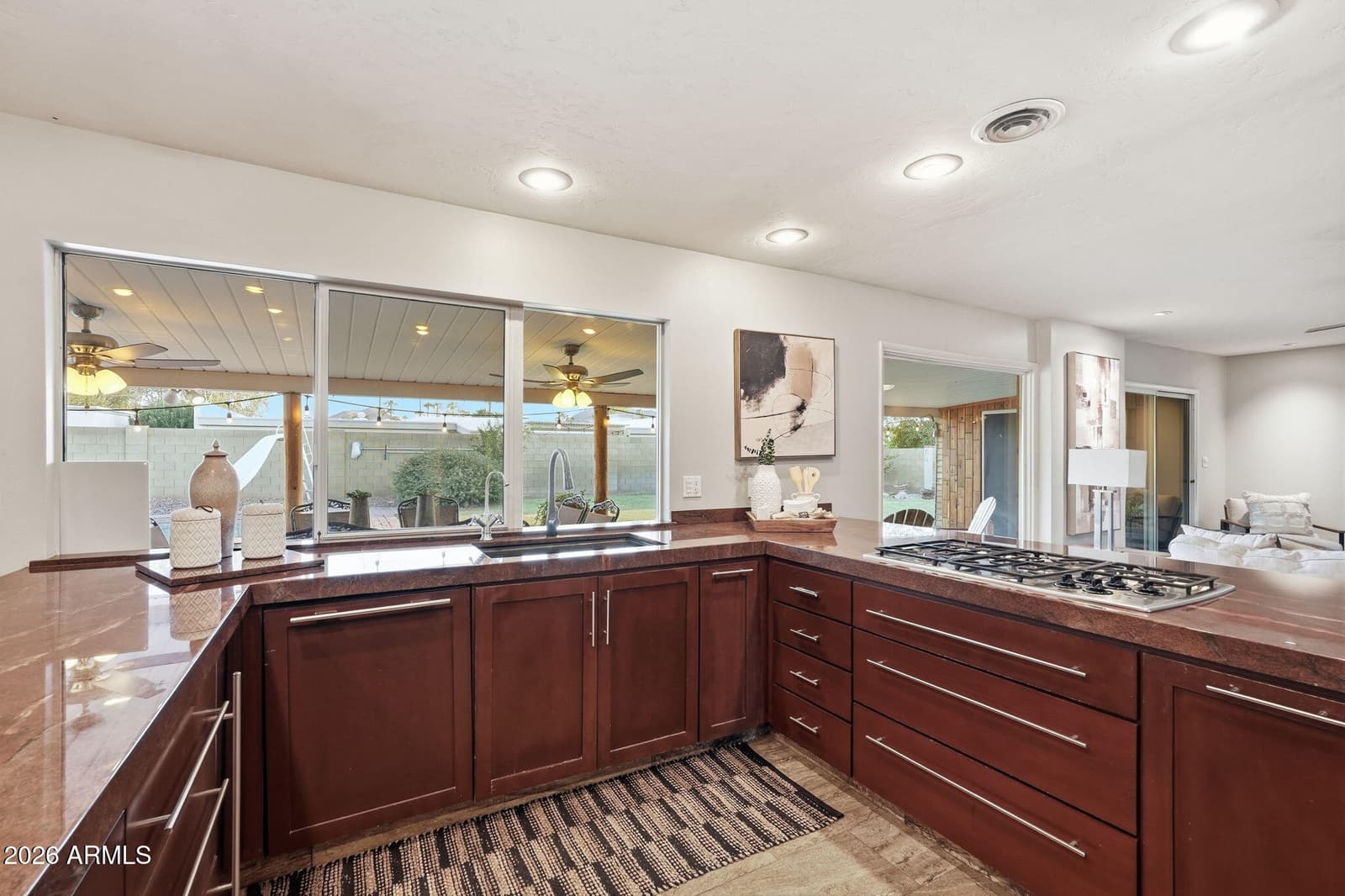 19 E Canterbury Court, Phoenix, AZ 85022 — photo 18 of 40