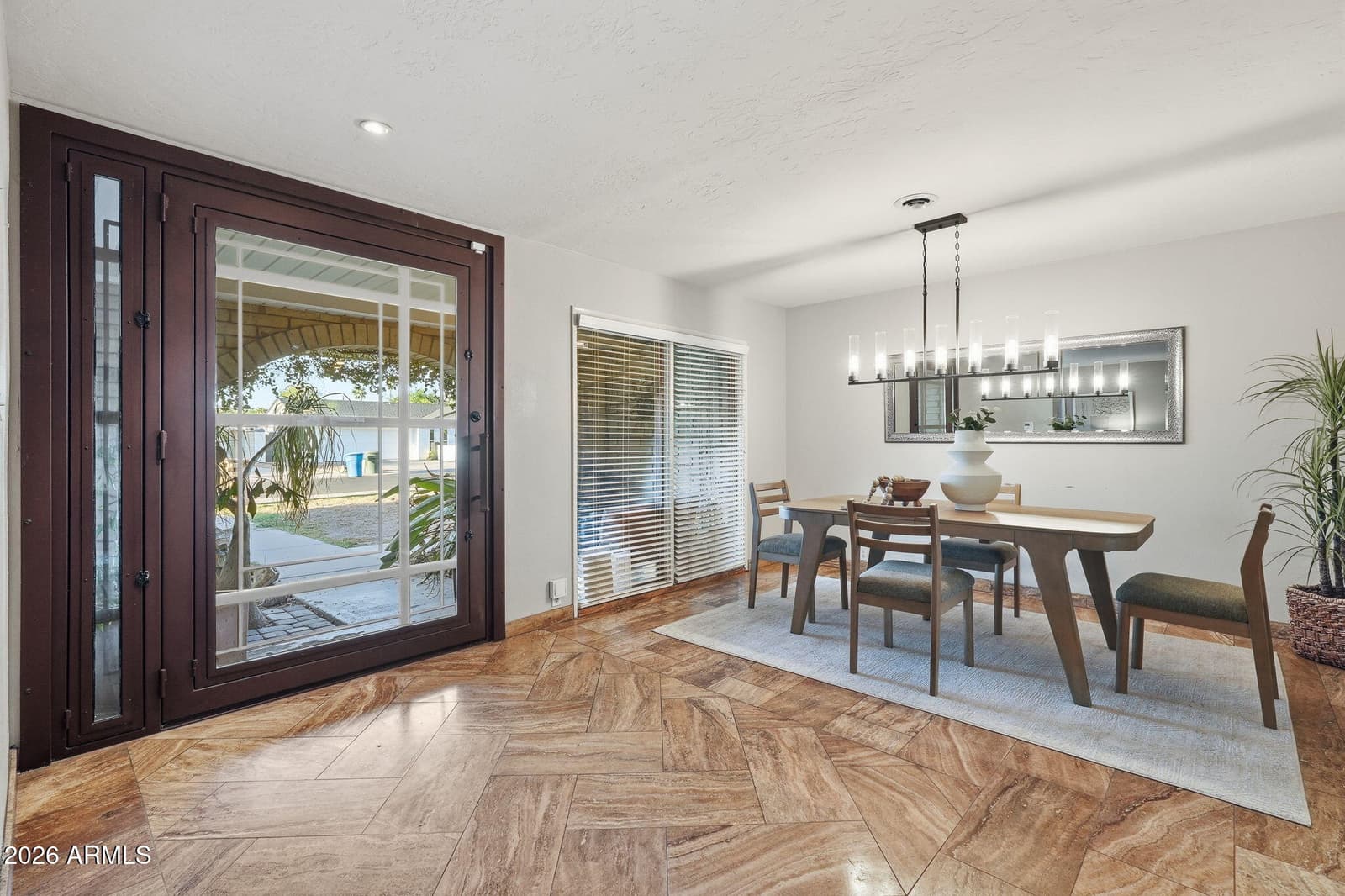 19 E Canterbury Court, Phoenix, AZ 85022 — photo 3 of 40