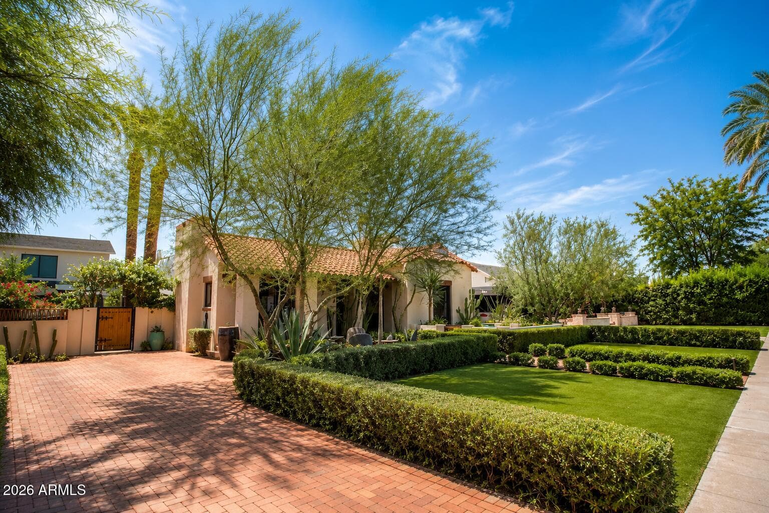 61 W Wilshire Drive, Phoenix, AZ 85003 — photo 3 of 62
