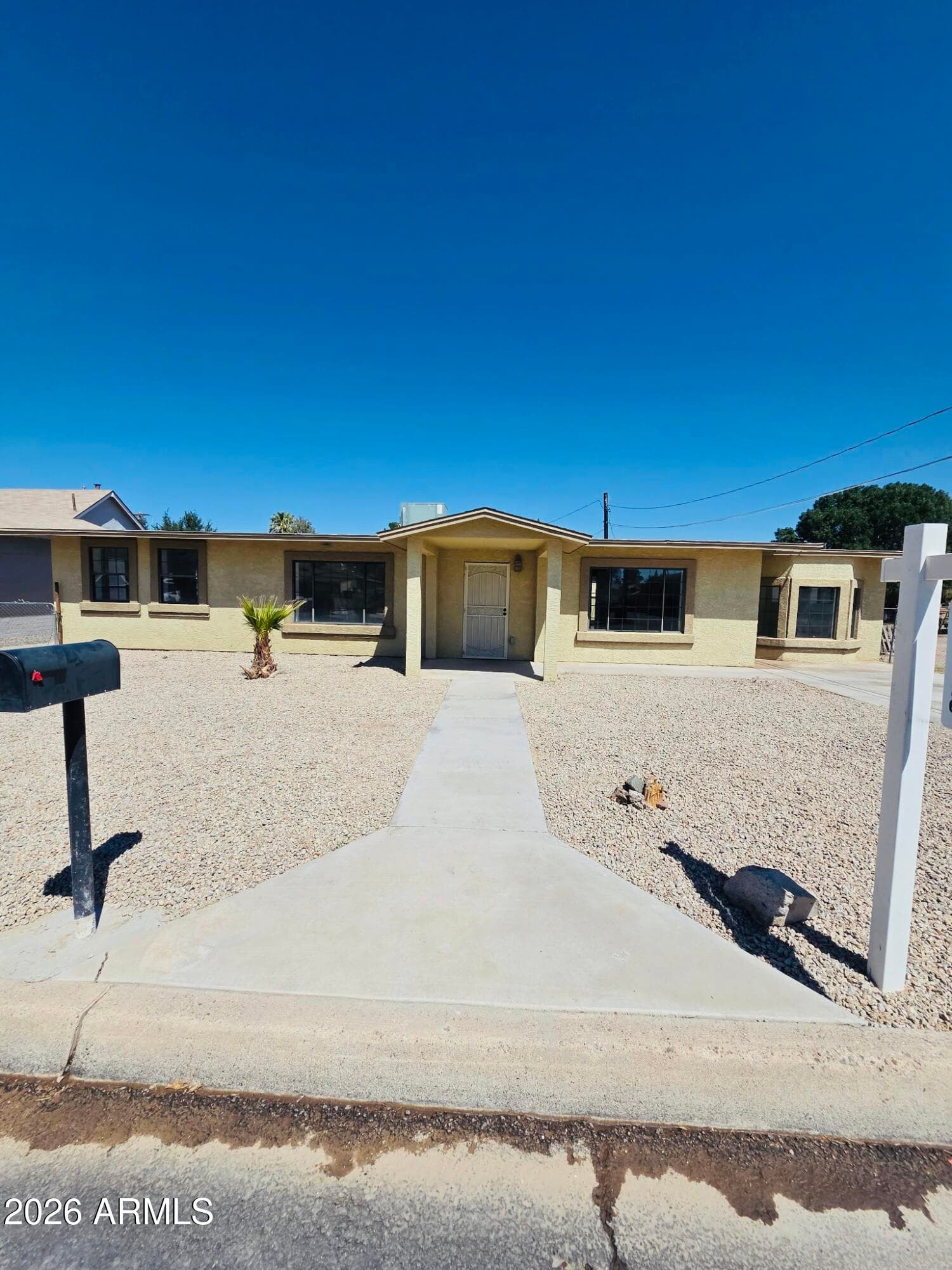 318 W 13th Street, Safford, AZ 85546 — photo 1 of 17
