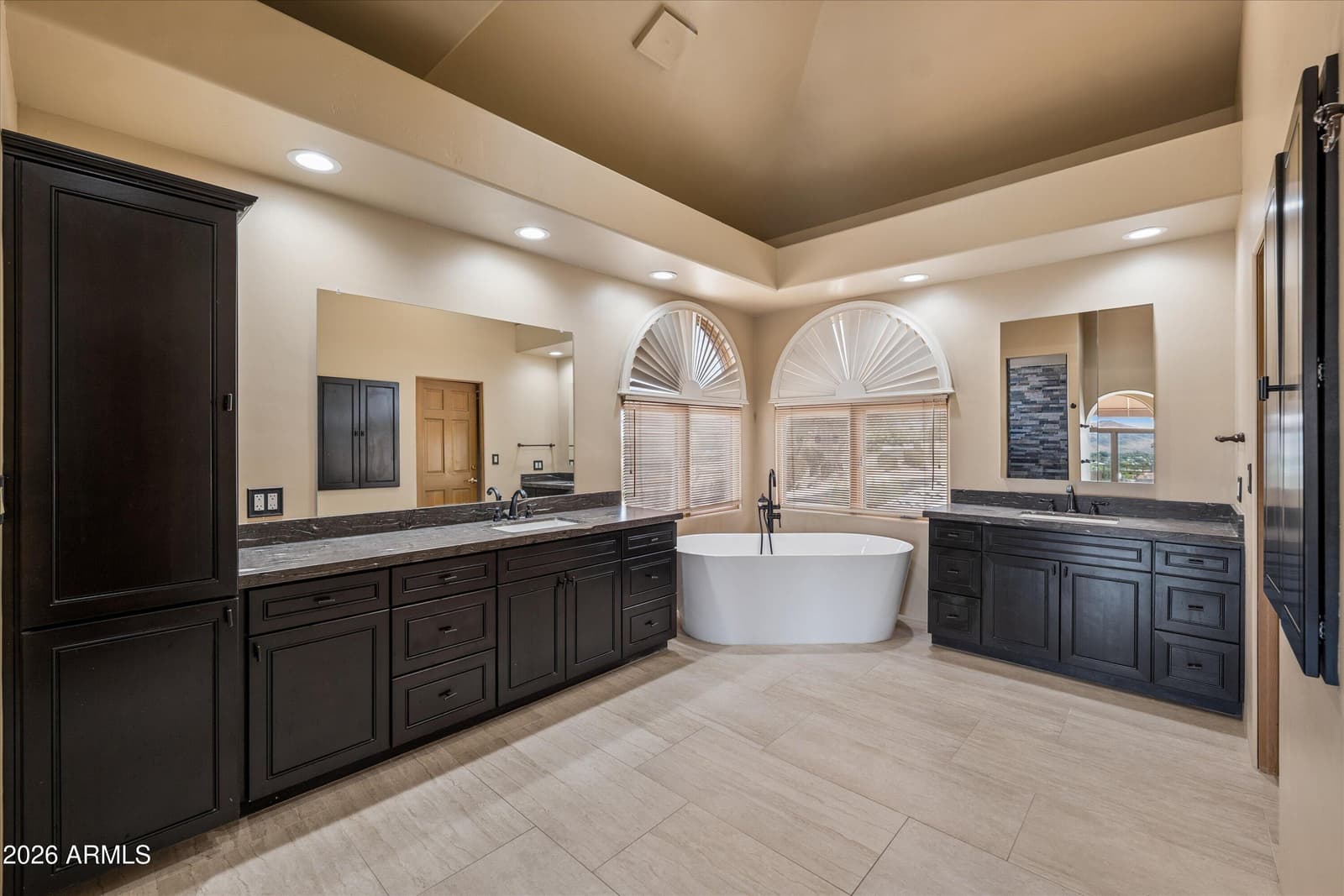 1121 E Country Gables Drive, Phoenix, AZ 85022 — photo 31 of 80