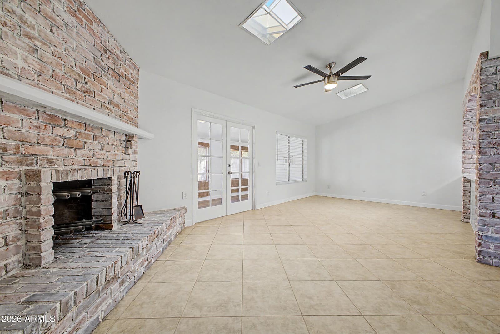 18431 N 3rd Avenue, Phoenix, AZ 85023 — photo 5 of 28