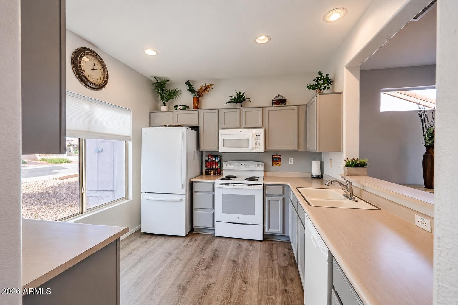 15974 W Quail Creek Lane, Surprise, AZ 85374 — photo 8 of 31