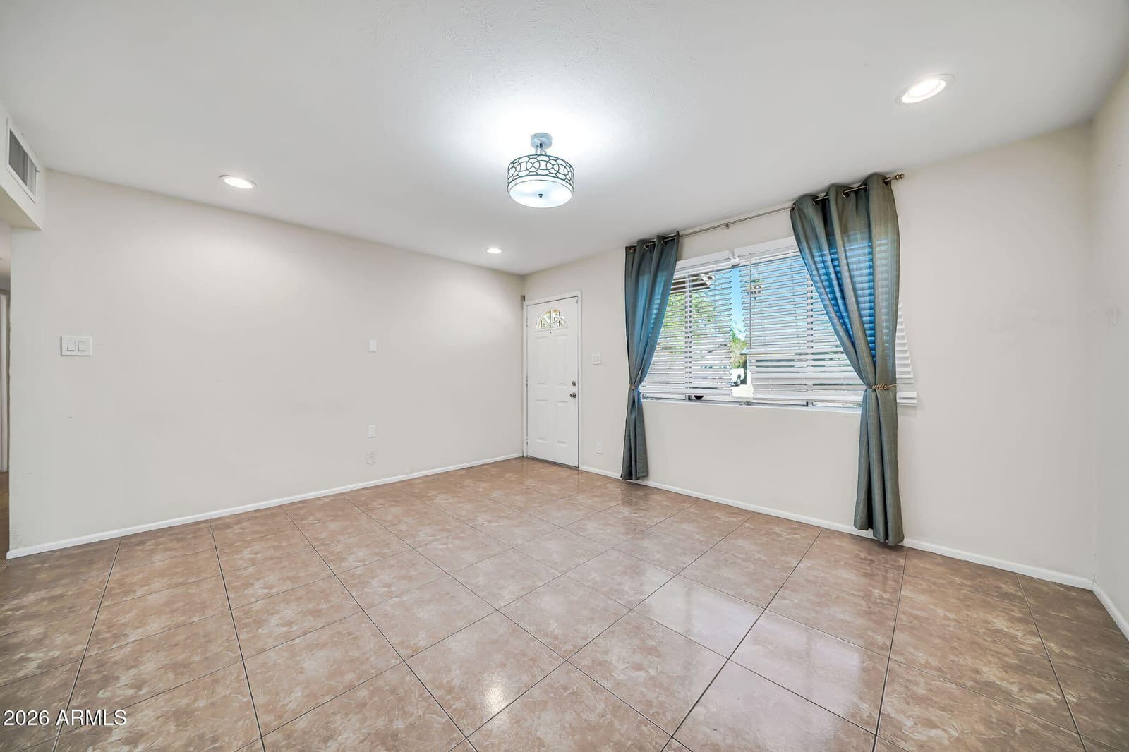 1037 E Diana Avenue, Phoenix, AZ 85020 — photo 11 of 27