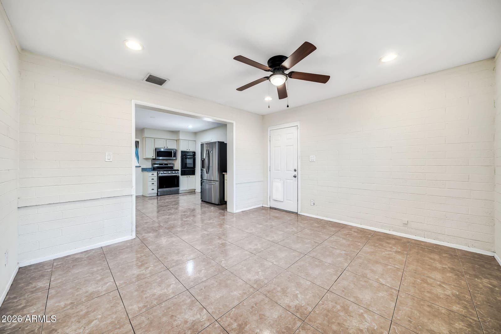 1037 E Diana Avenue, Phoenix, AZ 85020 — photo 5 of 27