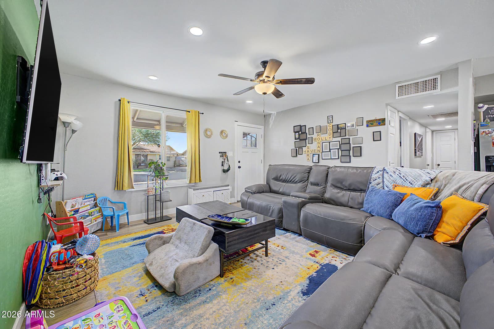 3844 W Caribbean Lane, Phoenix, AZ 85053 — photo 5 of 28