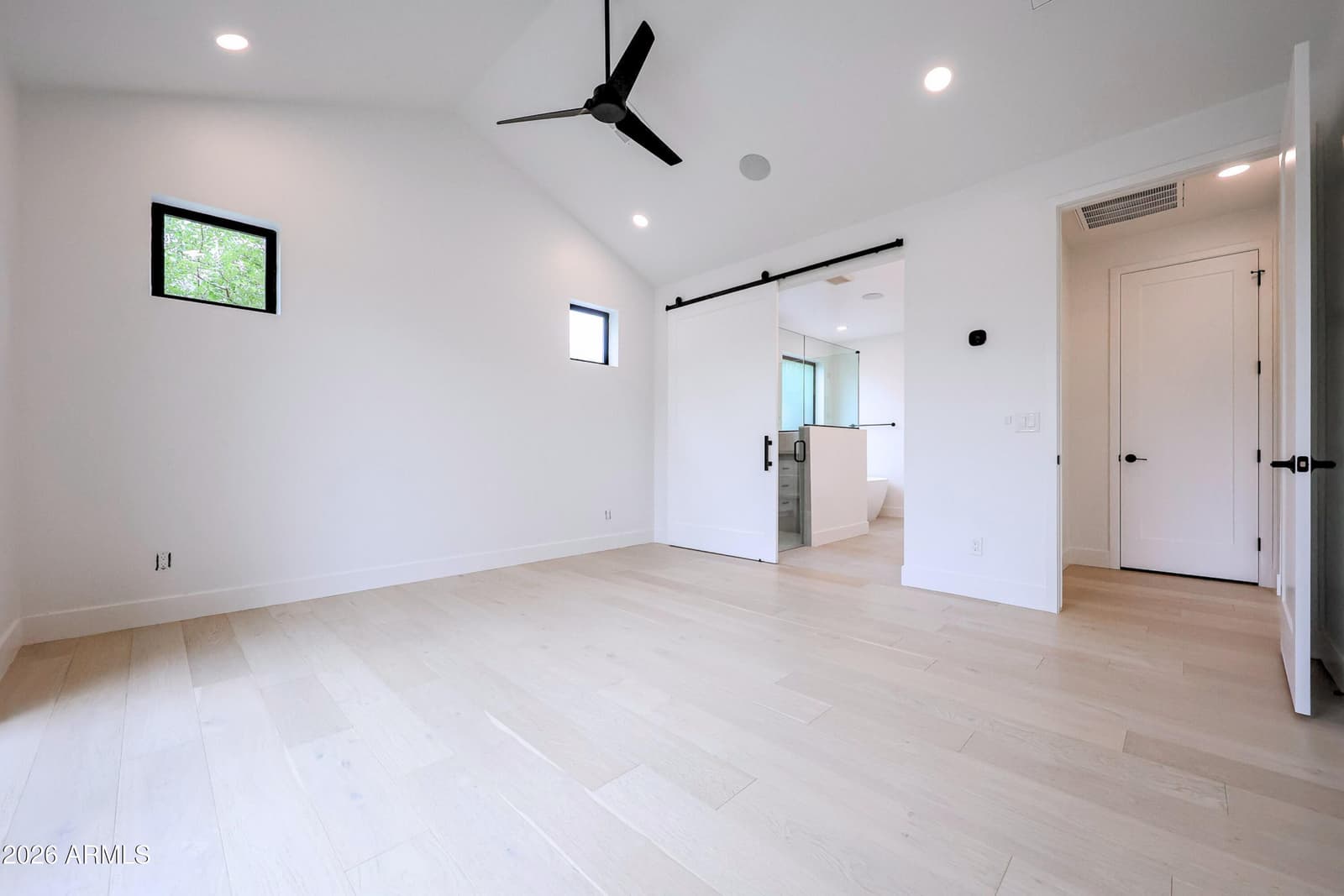 6324 N 10th Drive, Phoenix, AZ 85013 — photo 12 of 38