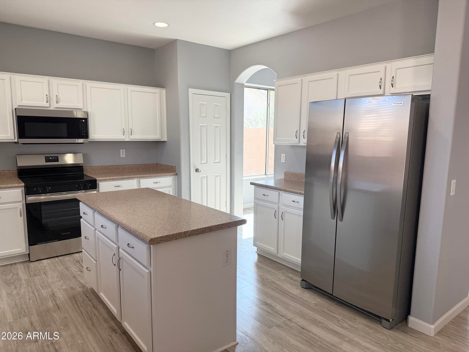 2422 W Ellis Street, Phoenix, AZ 85041 — photo 7 of 38