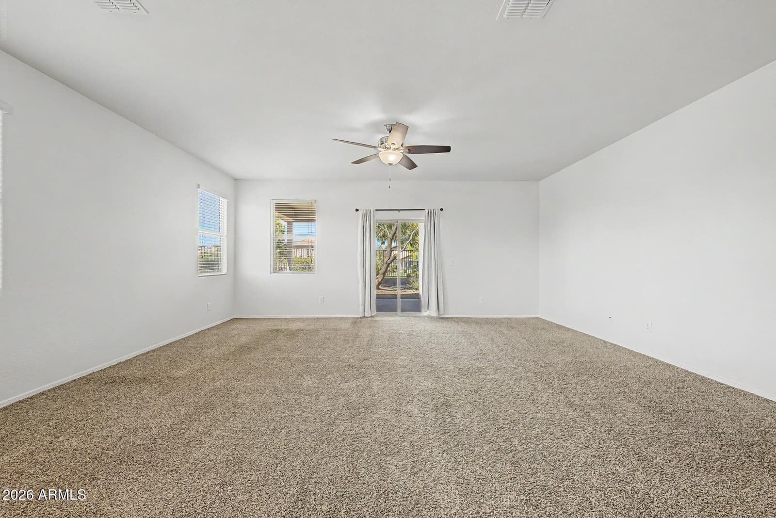 2912 W Hidalgo Avenue, Phoenix, AZ 85041 — photo 5 of 41