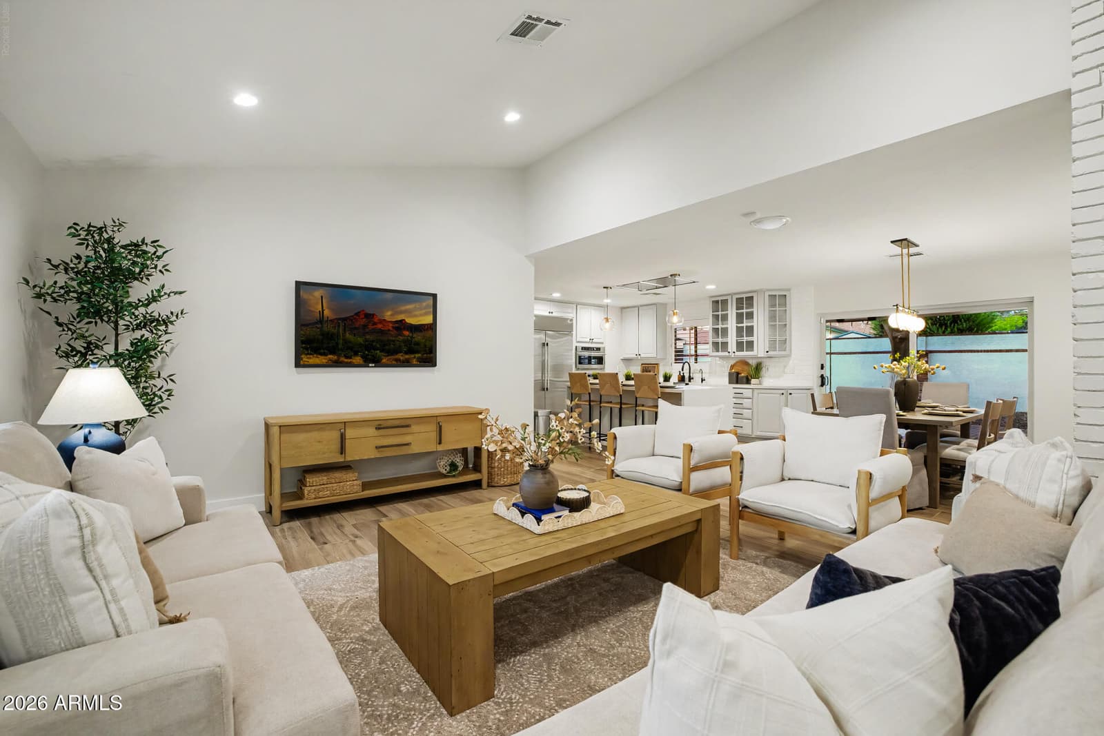 4711 N 33rd Street, Phoenix, AZ 85018 — photo 4 of 38